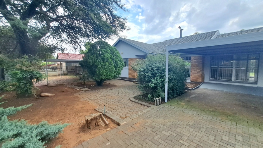 5 Bedroom Property for Sale in Universitas Ridge Free State